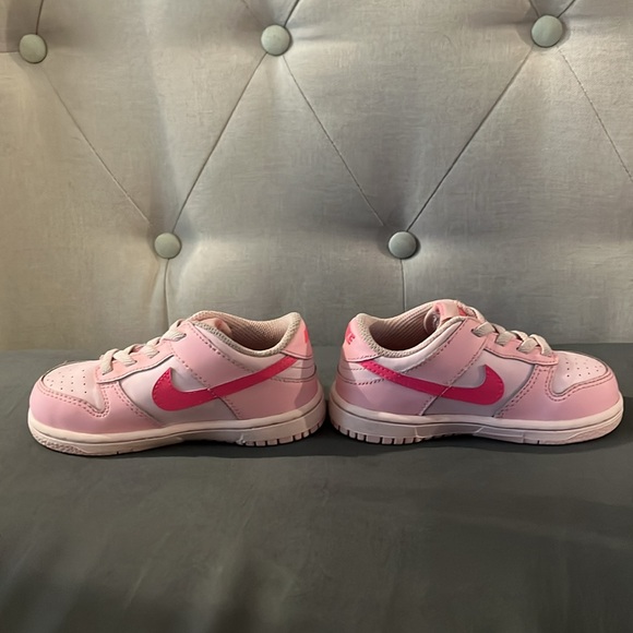 Nike Dunks - Triple Pink. - Picture 3 of 8